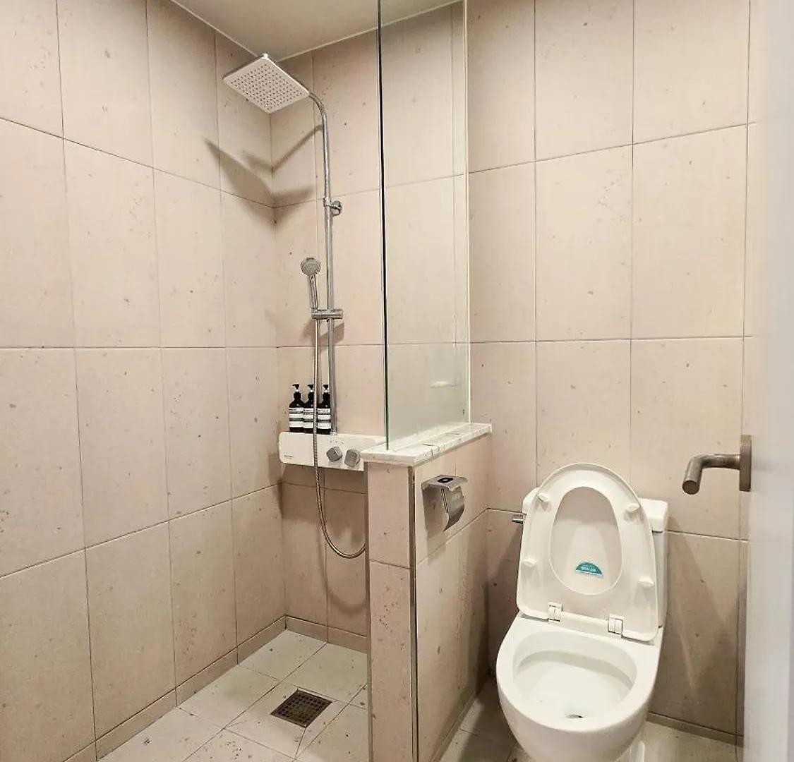 Unique House Hotel Incheon 3*,