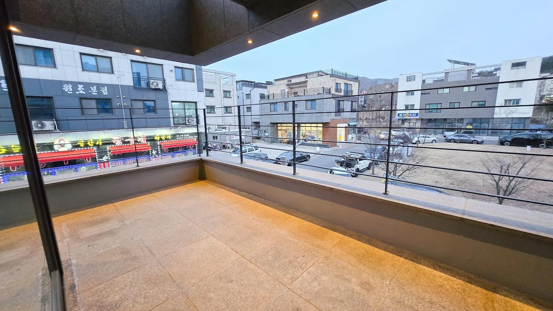 Unique House Hotel Incheon 3*,